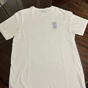 Large Vineyard Vines T-Shirt